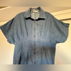 Women’s Blue Denim Button-Up Shirt w Cinched, Pleated Waist. NWOT. Size Medium